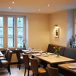 Gaestehaus Schier Im Zehnthof - Weinbar Bed & Breakfast 3*