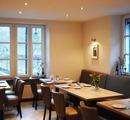 Gaestehaus Weingut Schier Im Zehnthof Bed & Breakfast *
