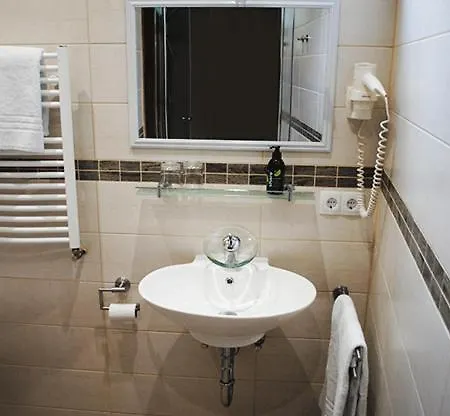 Gaestehaus Weingut Schier Im Zehnthof Bed & Breakfast *