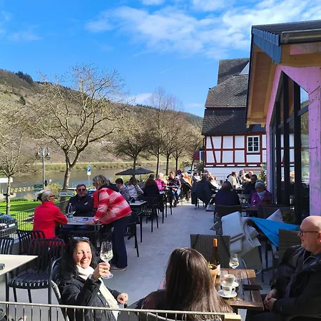 Gaestehaus Schier Im Zehnthof - Weinbar Oda ve Kahvaltı 3*