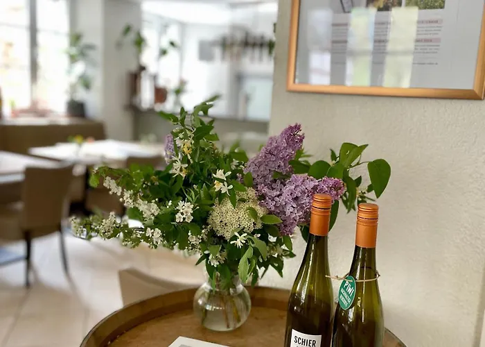 לינה וארוחת בוקר Gaestehaus Weingut Schier Im Zehnthof רייל